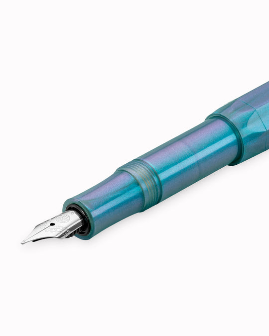 Compact when closed, it’s designed to be carried daily, then extends when posted to a comfortable full-length writing tool. Made from durable ABS plastic, it’s lightweight, practical and built for everyday use.