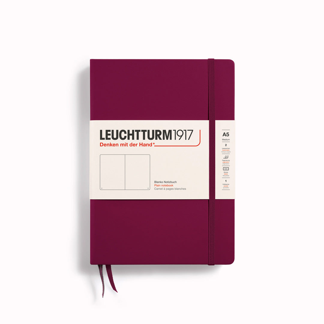 Measuring 145 mm x 210 mm, this A5 medium-sized hardcover notebook contains 251 pages of 80 g/m² paper.
