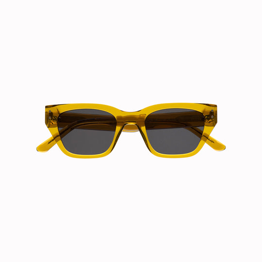Clean lines meet understated sophistication in the caramel framed Memphis sunglasses from Swedish cult fashion brand, Monokel. The Memphis are medium wide but vertically slender and are designed to be unisex and ideal for most face shapes and sizes.