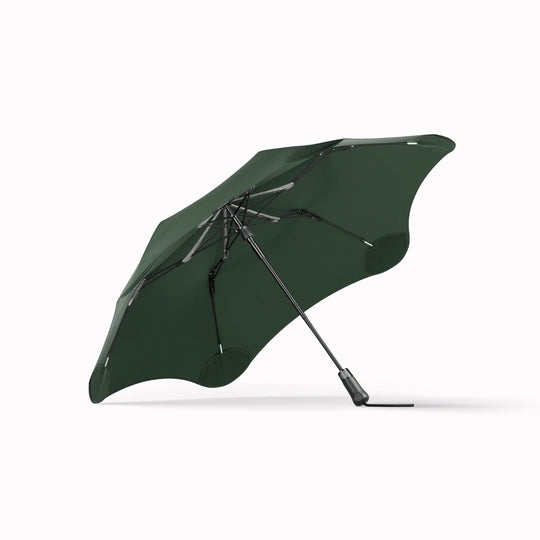 Crafted for portability and resilience, the Metro folding umbrella from Blunt is engineered to withstand challenging weather conditions.