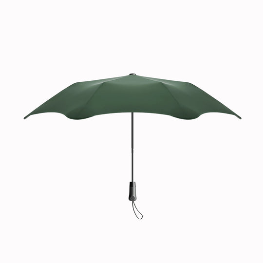 Crafted for portability and resilience, the Metro folding umbrella from Blunt is engineered to withstand challenging weather conditions.