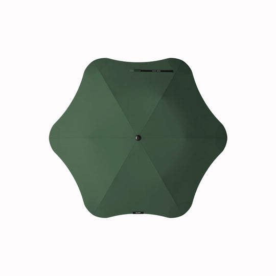 Crafted for portability and resilience, the Metro folding umbrella from Blunt is engineered to withstand challenging weather conditions.