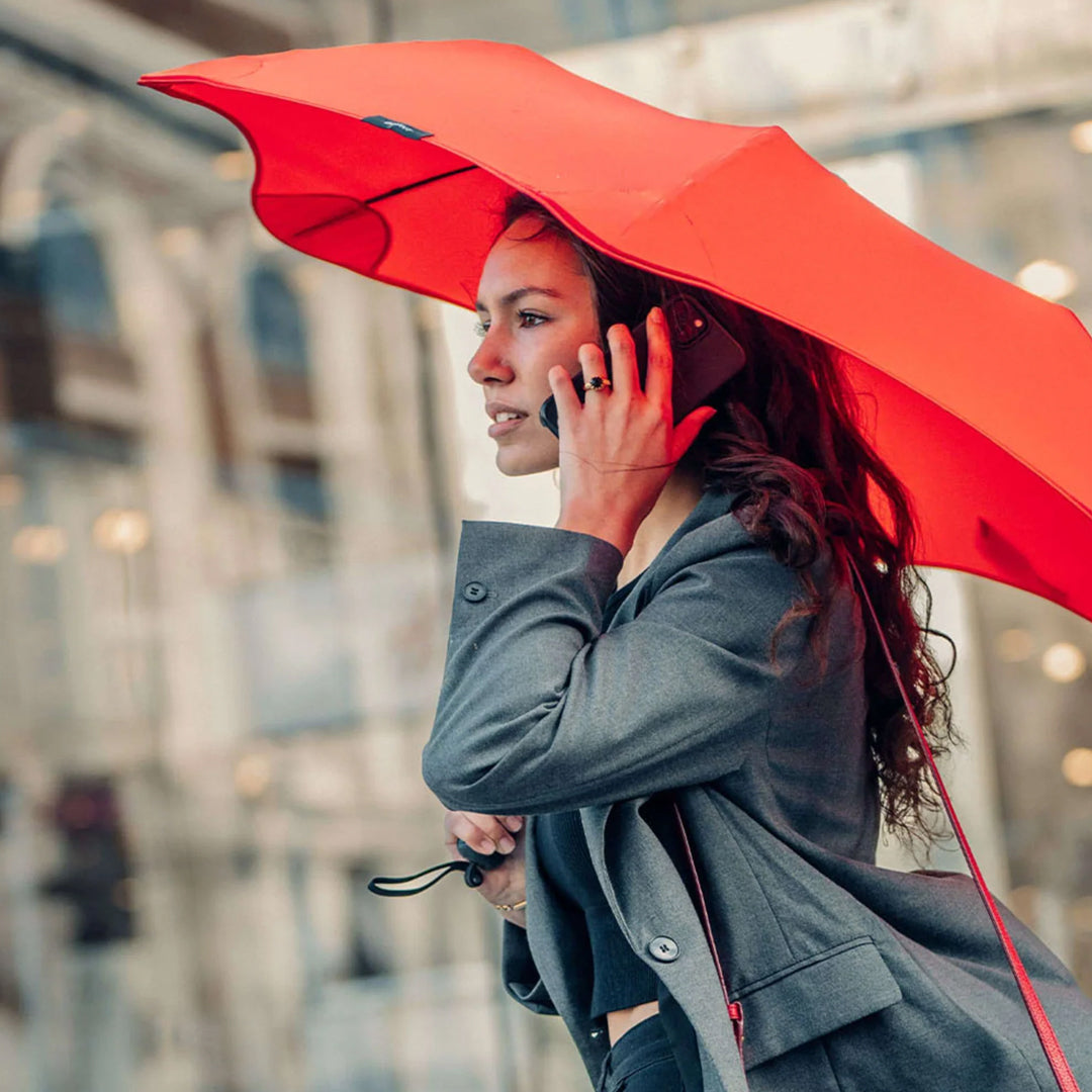 A Durable Compact Umbrella for All Weathers

Crafted for portability and resilience, the Metro folding umbrella from Blunt is engineered to withstand challenging weather conditions.