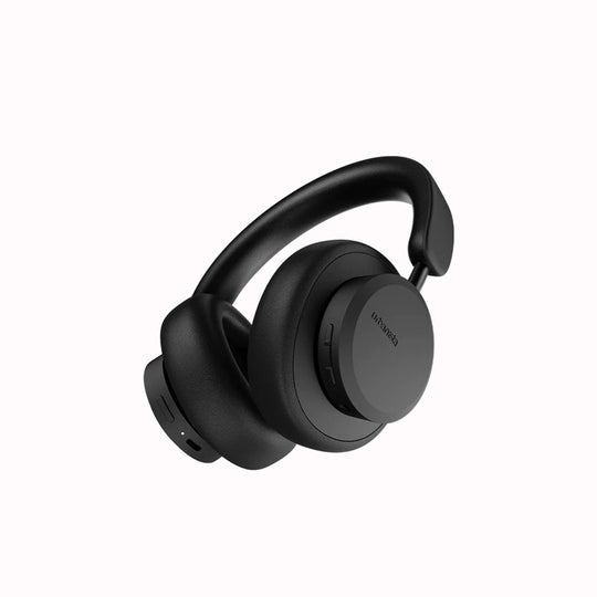 Midnight Black Headphones from Urbanista are wireless bluetooth with over 50 hours playback and Active Noise Cancelling. The large cups and super soft ear cushions make these headphones extremely comfortable whilst still being portable and great for travelling.