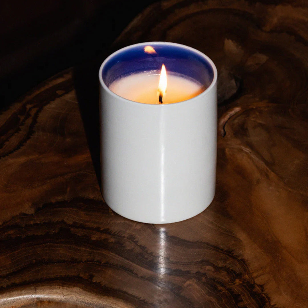 Midvinternatt is a scent of stillness - the first snow blanket gently embracing nature. With top notes of eucalyptus, raspberry and apple blossom, a heart of fir needles, bamboo and peony, and a base of crisp amber, white cedar and Haitian vetiver.