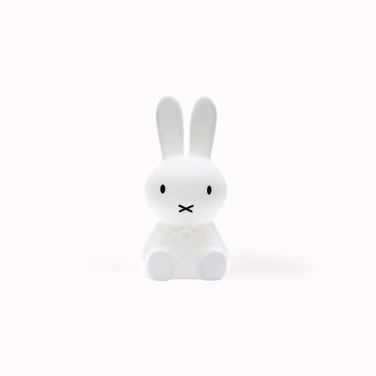 Miffy makes a wonderful nightlight and is a great friend for your little one. Boris is best known as Miffy's friend who is a very busy builder, but now he has a new role, glowing softly to make dark nights feel safer.