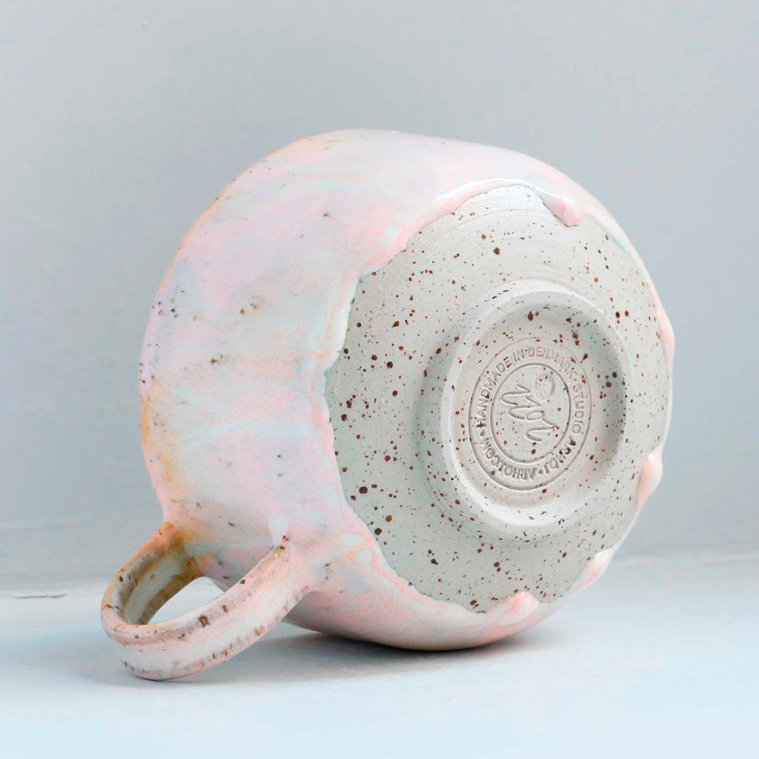 The Milk Zephyr Mion Mug is a large thick glazed stoneware mug, ideal for hot chocolate, soup, long lattes or anyone that likes a BIG cuppa in the morning.