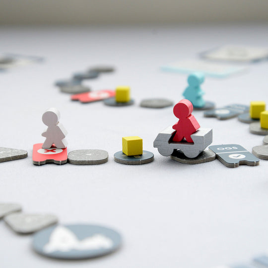 Moon Adventure is a strategic and cooperative board game designed for 2–5 players.
