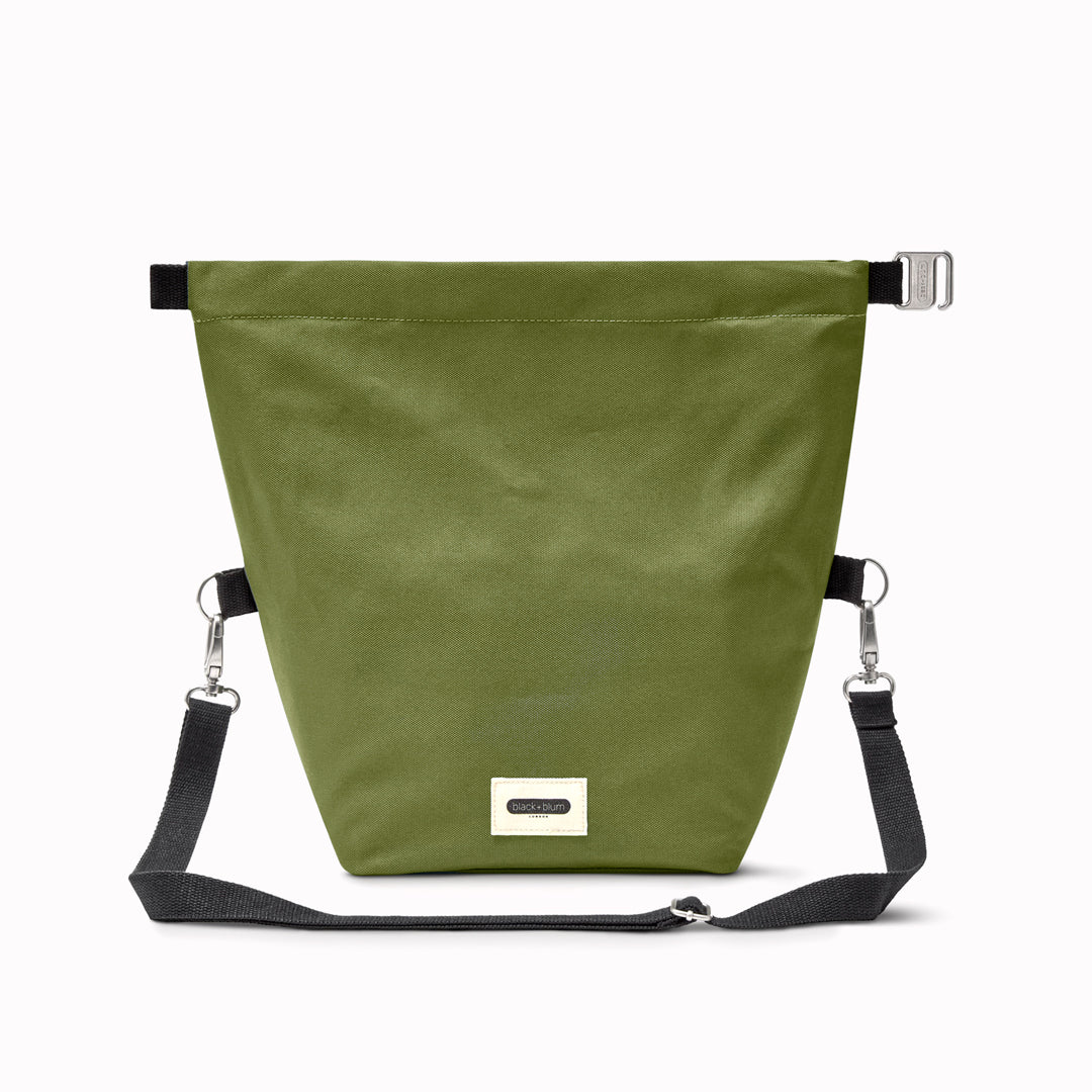 The Moss Black+Blum Large Insulated Lunch Bag is designed for people who bring proper food with them, not just snacks