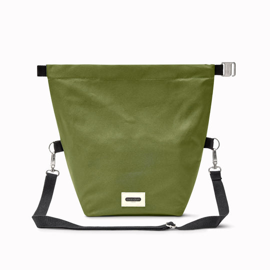 The Moss Black+Blum Large Insulated Lunch Bag is designed for people who bring proper food with them, not just snacks