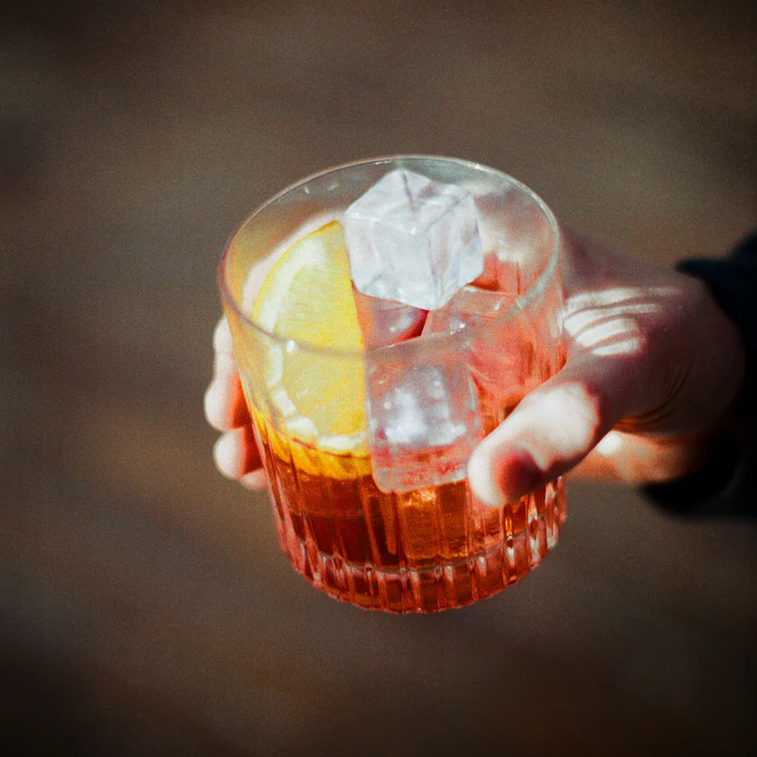 Perfect for any occasion, simply pour over ice and garnish with an orange slice for an elegant serve. Its unique blend of botanicals delivers a bittersweet profile