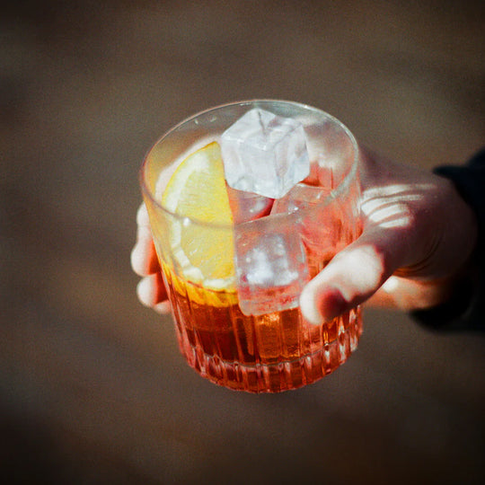 Perfect for any occasion, simply pour over ice and garnish with an orange slice for an elegant serve. Its unique blend of botanicals delivers a bittersweet profile