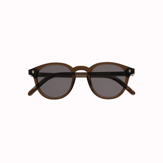 The Nelson continues to be a Monokel bestseller, year after year. Maybe it’s the soft rectangular lenses. Or maybe it’s the powerful versatility. 