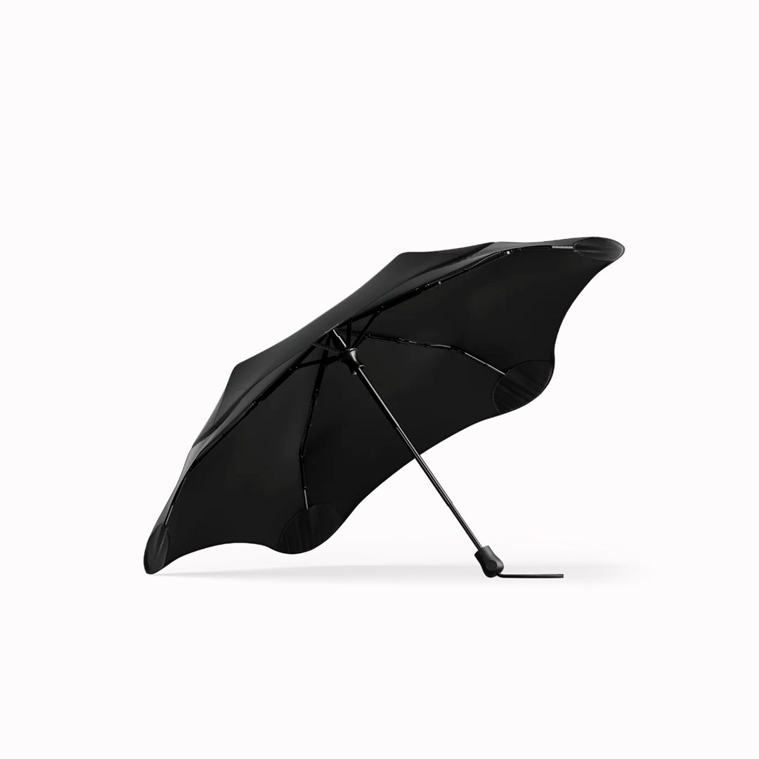The BLUNT Neo is a lightweight, compact umbrella designed to be there whenever the weather changes.
