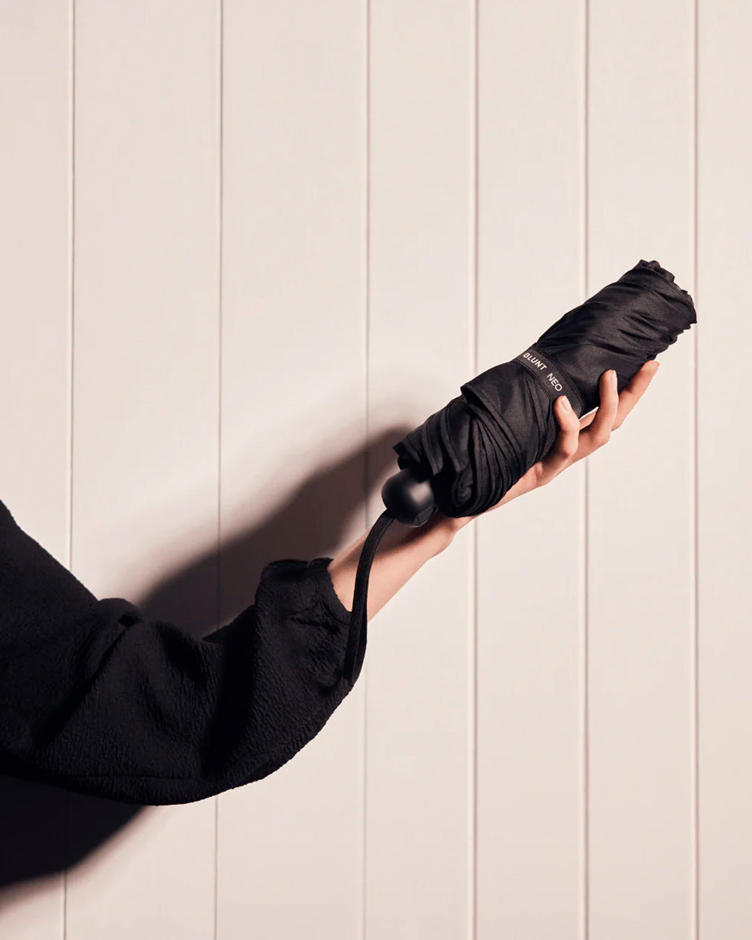 The BLUNT Neo is a lightweight, compact umbrella designed to be there whenever the weather changes.