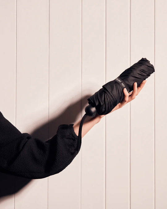The BLUNT Neo is a lightweight, compact umbrella designed to be there whenever the weather changes.