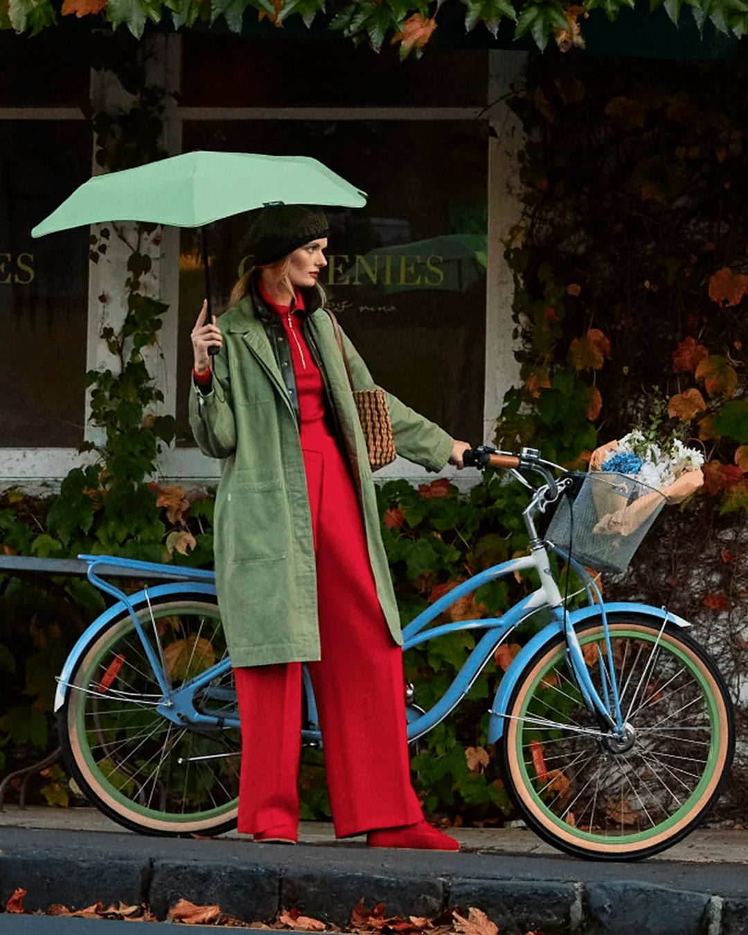 The BLUNT Neo in Sage Green is a lightweight, compact umbrella designed to be there whenever the weather changes.