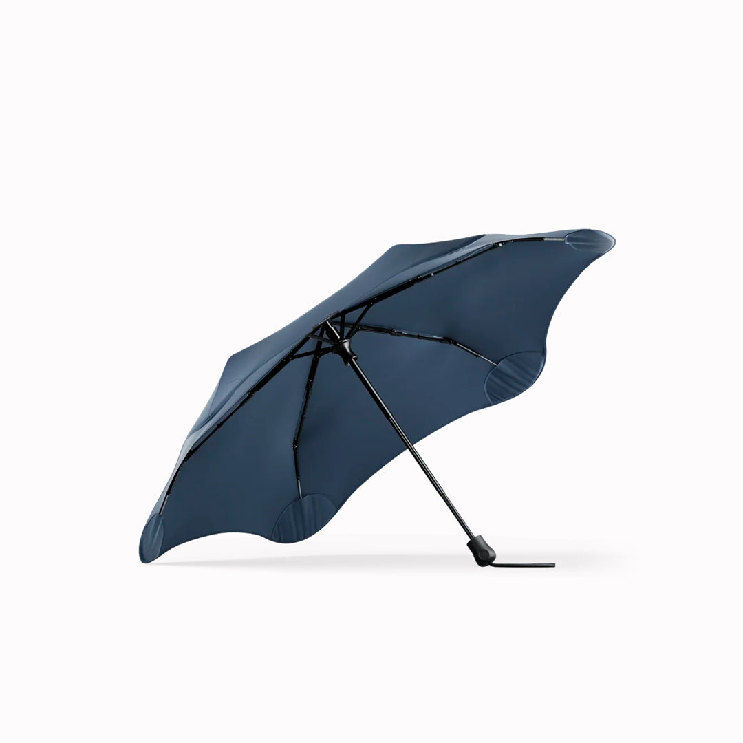 The BLUNT Neo in Midnight Navy is a lightweight, compact umbrella designed to be there whenever the weather changes.