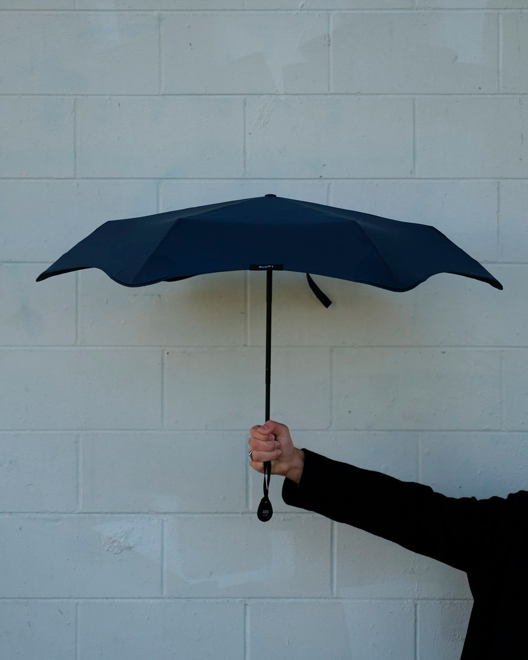 The BLUNT Neo in Midnight Navy is a lightweight, compact umbrella designed to be there whenever the weather changes.