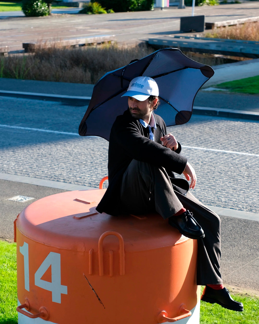 The BLUNT Neo in Midnight Navy is a lightweight, compact umbrella designed to be there whenever the weather changes.