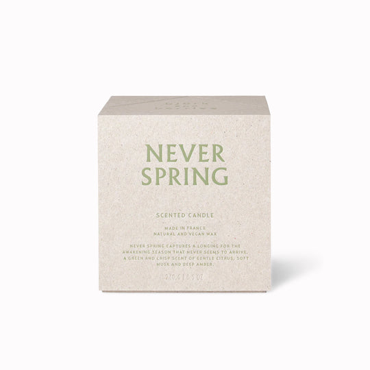 Inspired by the moment when nature stirs and blossoms despite the lingering chill, this scent opens with shimmering lemon and sweet blackberry, moves through heart notes of jasmine, cyclamen and bamboo, and rests on a base of soft musk, cedarwood and deep amber.&nbsp;