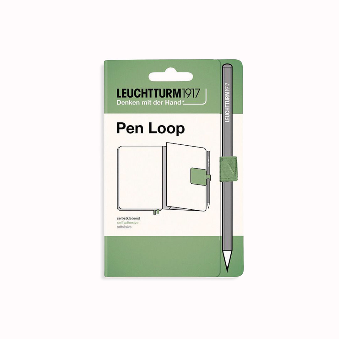 Sage Pen Loop is the answer! The practical Pen Loop complements our colourful notebooks thanks to the wide variety of LEUCHTTURM1917 colours and enables the owner to set their own accents with their preferred colour scheme.