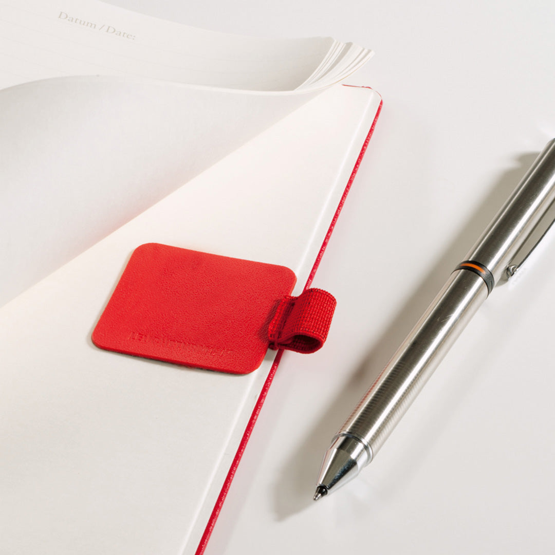 Example inside notebook.  The practical Pen Loop complements our colourful notebooks thanks to the wide variety of LEUCHTTURM1917 colours and enables the owner to set their own accents with their preferred colour scheme.