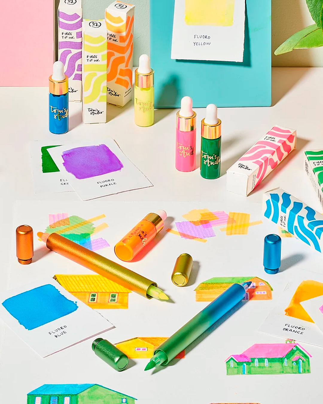The Tom’s Studio Ori Highlighter is a refillable, modular highlighter pen designed for quick annotations to more expressive mark-making. 