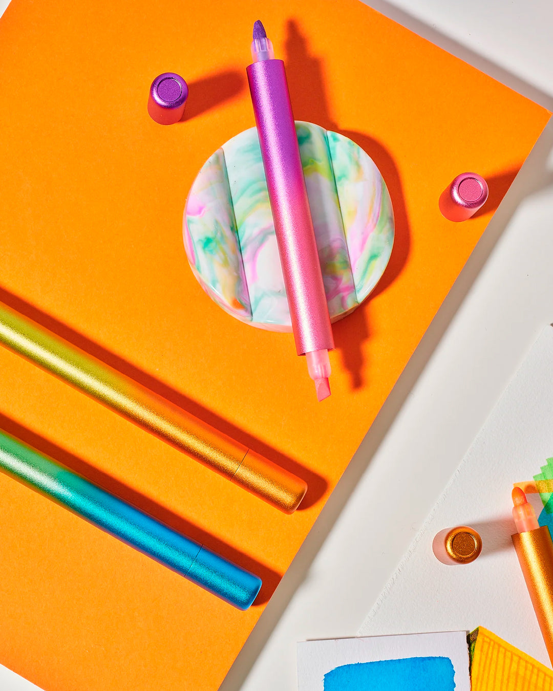 The Tom’s Studio Ori Highlighter is a refillable, modular highlighter pen designed for quick annotations to more expressive mark-making. 