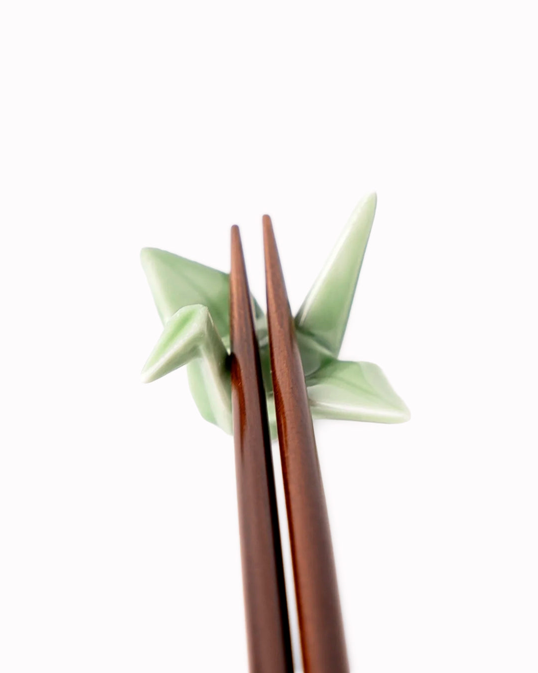 This fun chopstick rest combines traditional Japanese design with modern aesthetics. Choose between several colours to personalise for your family