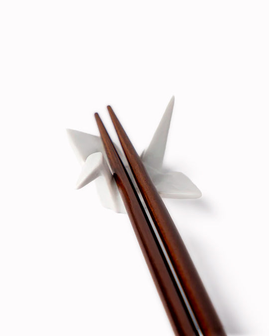 This fun chopstick rest combines traditional Japanese design with modern aesthetics. Choose between several colours to personalise for your family