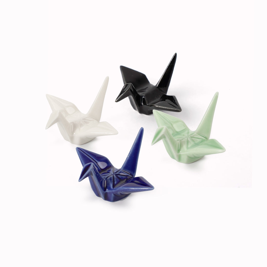 This fun chopstick rest combines traditional Japanese design with modern aesthetics. Choose between several colours to personalise for your family