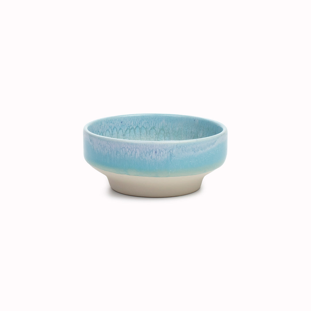 This makes it versatile and perfect for holding a generous portion of your favourite condiments such as soy sauce or a spicy mayo