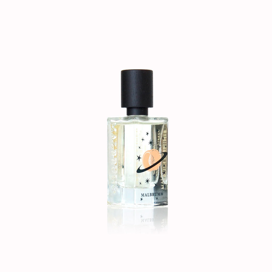Paradiso Super is minimalistic yet otherworldly, with a soft and comforting aura of warmth enveloping the senses.