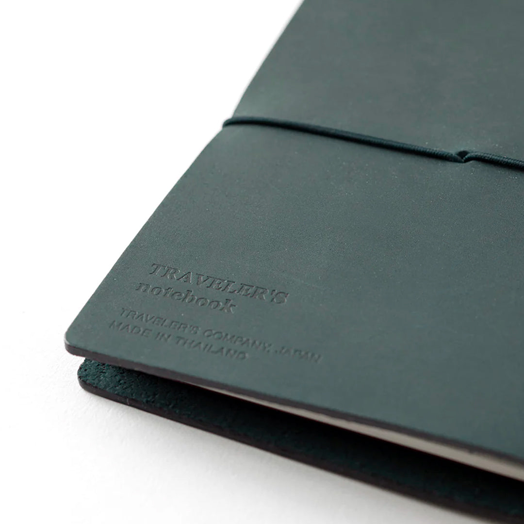 The Traveler's Notebook - Passport Size is a compact, passport‑sized notebook system built for personal organisation, journaling and creative planning. It pairs a handmade cowhide leather cover from Thailand with a blank MD paper insert crafted in Japan