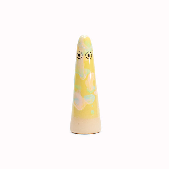 The pastel shades Ghosts provides a contemporary ornamental colour punch and personality to your home decor and also doubles as a ring holder.