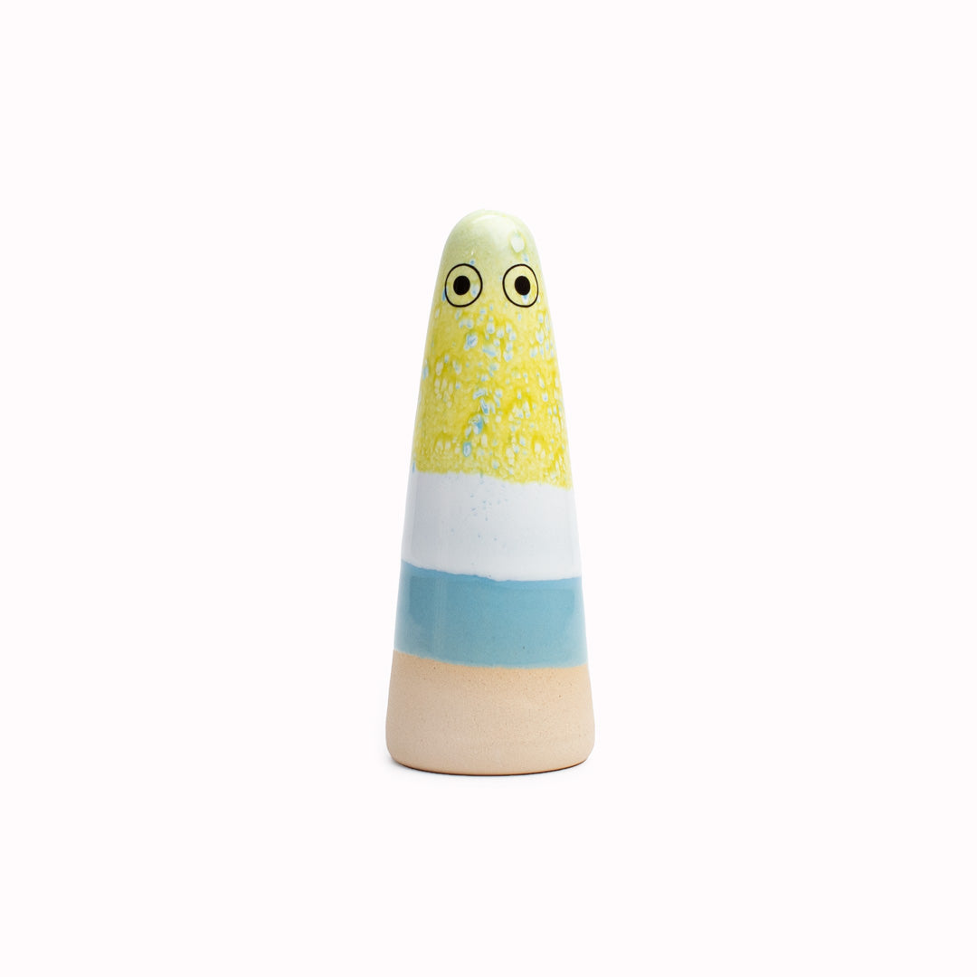 The pastel shades Ghosts provides a contemporary ornamental colour punch and personality to your home decor and also doubles as a ring holder.