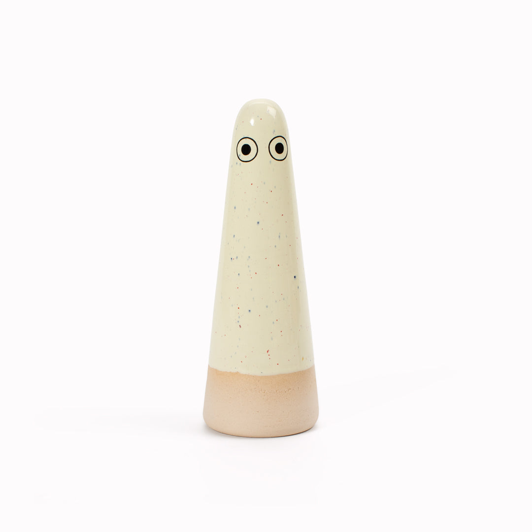 The pastel shades Ghosts provides a contemporary ornamental colour punch and personality to your home decor and also doubles as a ring holder.