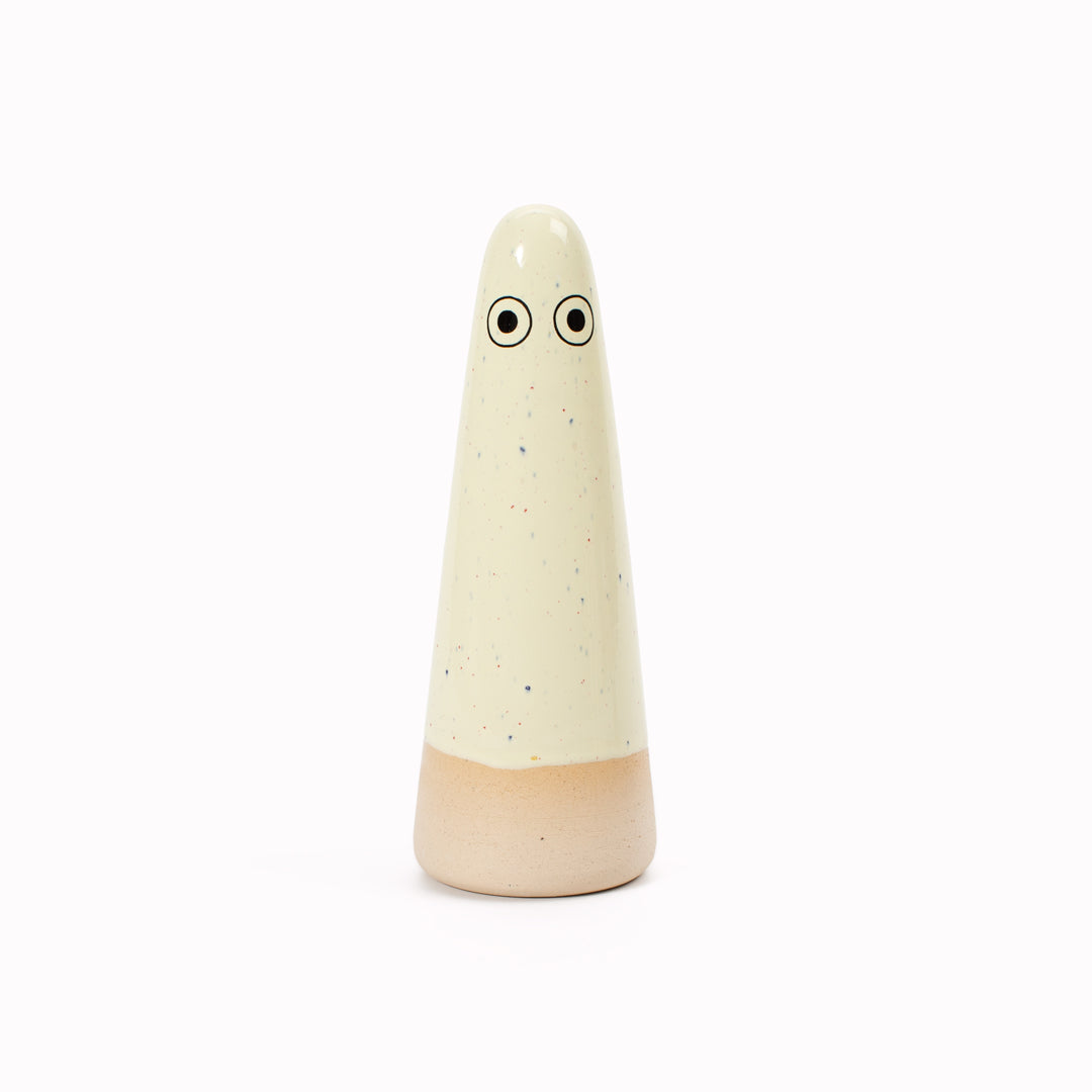 The pastel shades Ghosts provides a contemporary ornamental colour punch and personality to your home decor and also doubles as a ring holder.