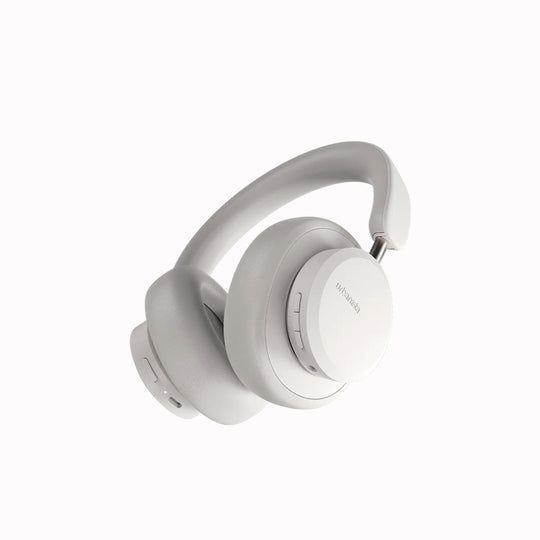 Pearl White Headphones from Urbanista are wireless bluetooth with over 50 hours playback and Active Noise Cancelling. The large cups and super soft ear cushions make these headphones extremely comfortable whilst still being portable and great for travelling.
