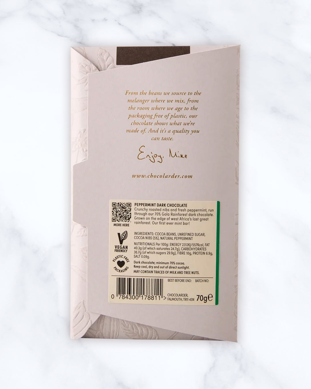 Chocolarder have produced a peppermint bar containing satisfying crunchy pieces of roasted cacao nibs and a zingy fresh peppermint hit.