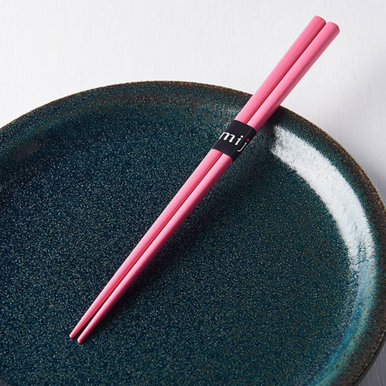 Pink Textured Lacquerware Chopsticks from Made in Japan. Detail Image