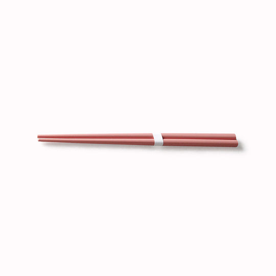 Pink lacquerware finish with white accent chopsticks from Made in Japan. This Chopstick collection is designed and made at the Zumi workshop in Fukui prefecture, Japan.