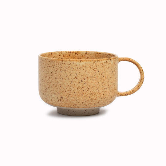 The Puffin Egg Mion Mug is a large thick glazed stoneware mug, ideal for hot chocolate, soup, long lattes or anyone that likes a BIG cuppa in the morning.