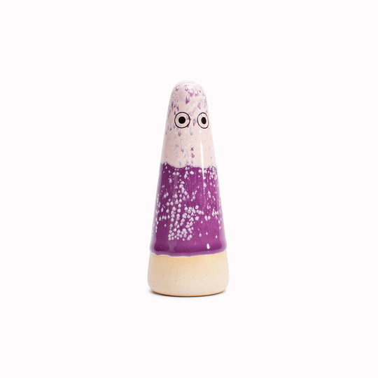 The purple hued Ghosts provides a contemporary ornamental colour punch and personality to your home decor and also doubles as a ring holder.