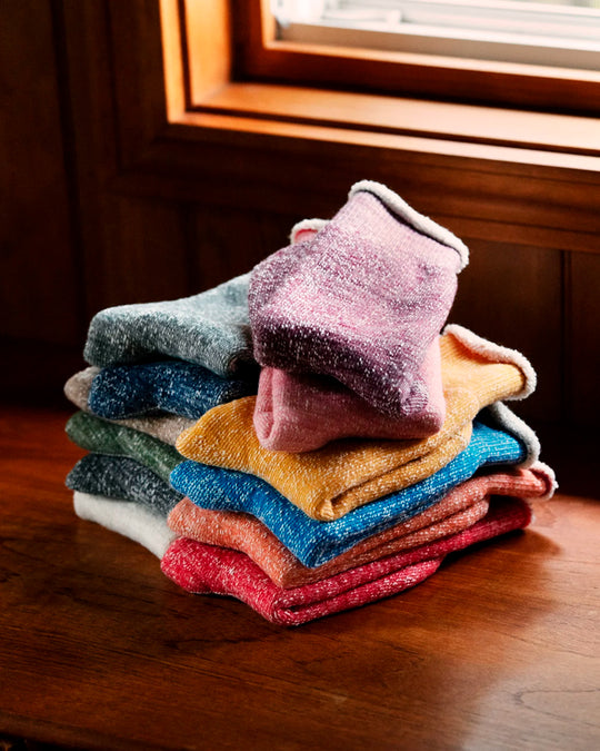 RoToTo's Double Face Socks are a testament to the brand's commitment to creating high-quality, durable 'lifelong consumables'. Inspired by mountaineering socks they offer a unique double face design.