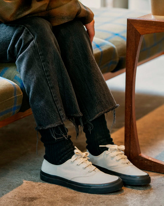 RoToTo socks are designed to provide comfort and durability for everyday wear. These premium Japanese cotton waffle socks are knitted on traditional, non computerised knitting machine.