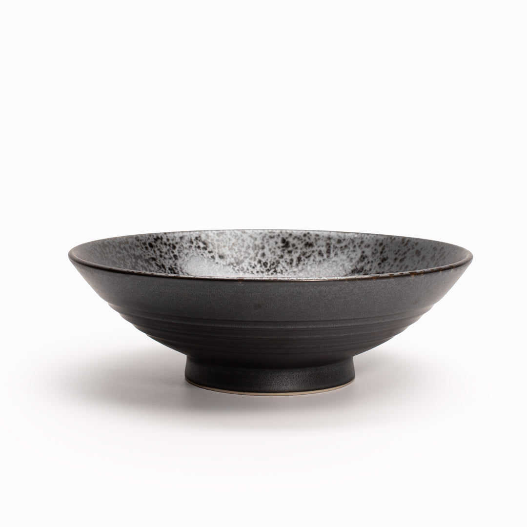 Black Pearl Ramen Bowl is made of 'Minoyaki' porcelain and is 25cm in diameter and 8cm high,  no two pieces are the same, due to the unique hand glazing technique used to create this pattern.