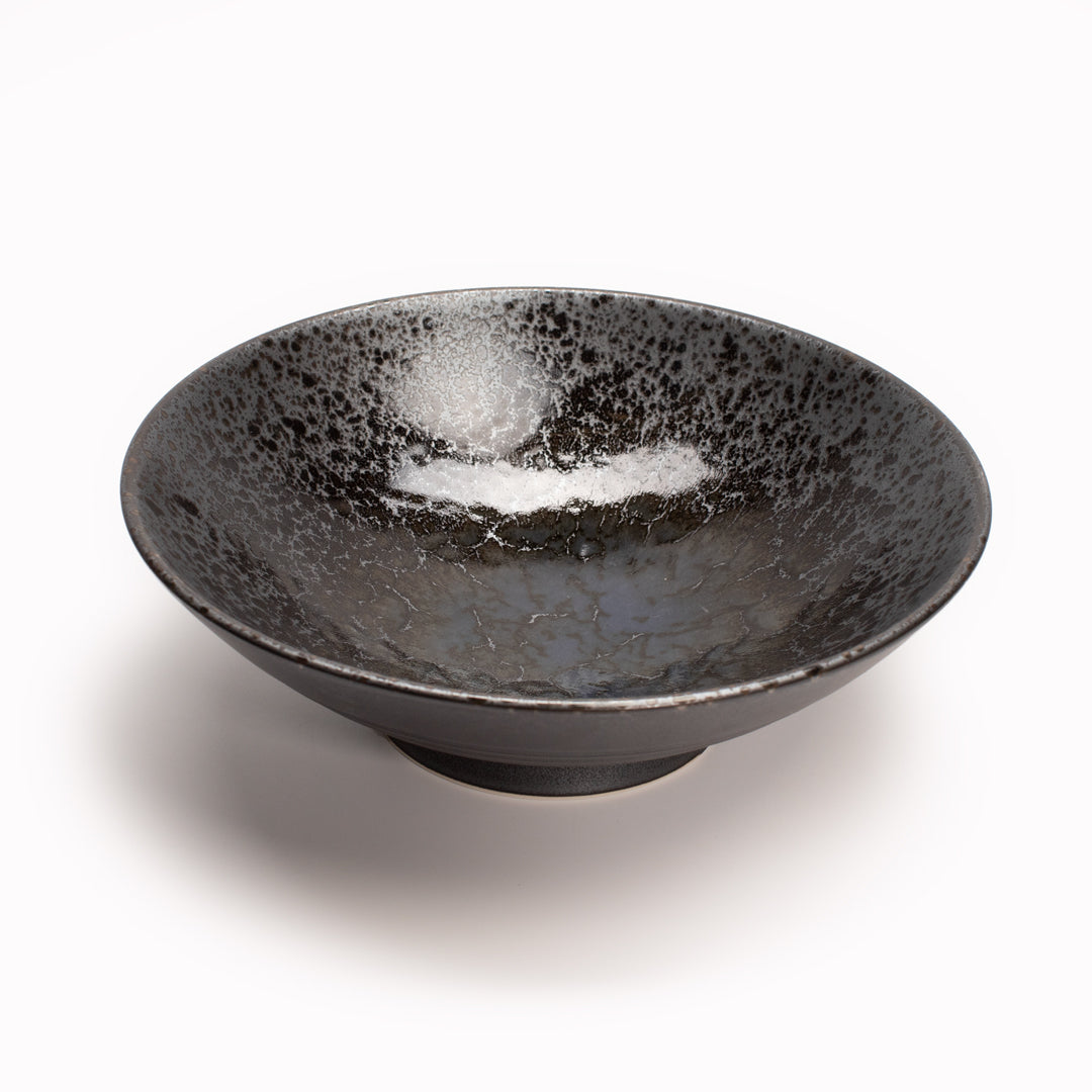 Black Pearl Ramen Bowl is made of 'Minoyaki' porcelain and is 25cm in diameter and 8cm high,  no two pieces are the same, due to the unique hand glazing technique used to create this pattern. from above