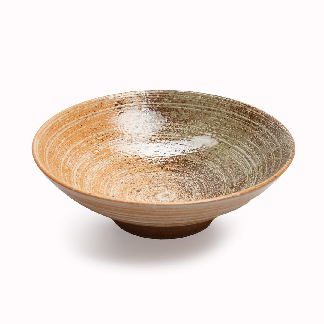 Ramen bowl from Made in Japan with Terracotta Green glazing, featuring a rustic glaze with striking green splash. Perfect for Noodles. the bowl is around 8cm high and 25cm in diameter.